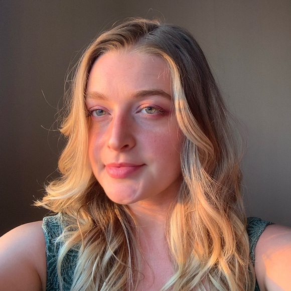 Meet your Posher, Holly - Picture 1 of 1